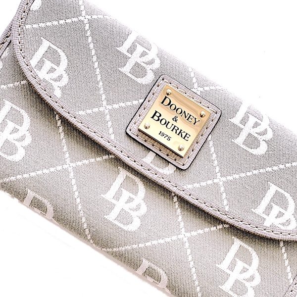 Dooney & Bourke | ארנק לוגו דוני אנד בורק