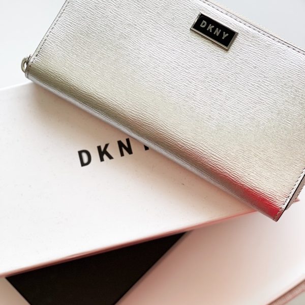 DKNY-Donna Karan | ארנק כסוף דונה קארן