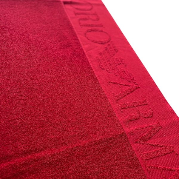 Emporio Armani | מגבת לוגו אדומה אימפוריו ארמני