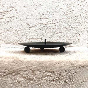 Housedeco-מעמד לנר ממתכת