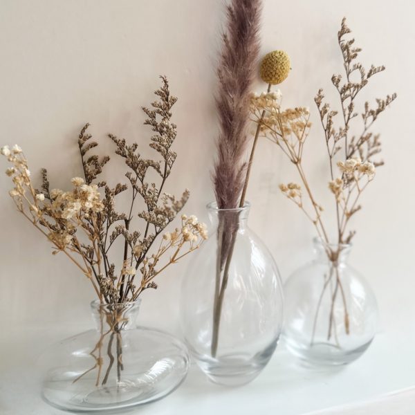 Housedeco-מארז שלושה אגרטלים מעוצבים בפרחים צבע שקוף