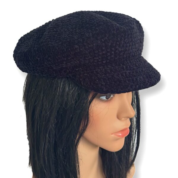 August Hat | כובע קסקט סרוג שחור אוגוסט הט