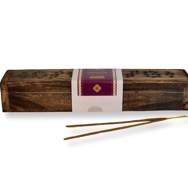 Incense | מעמד/קלמר לקטורות מעץ מנגו כולל חבילת קטורות נאג צ’מפה