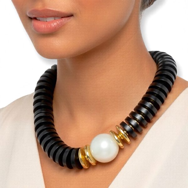 Charm -שרשרת עץ ופנינה נואר קלאסיק צבע שחור צ'ארם