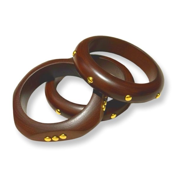 Charm -סט צמידי באנגל עץ מהגוני עם ניטים בצבע זהב צ'ארם