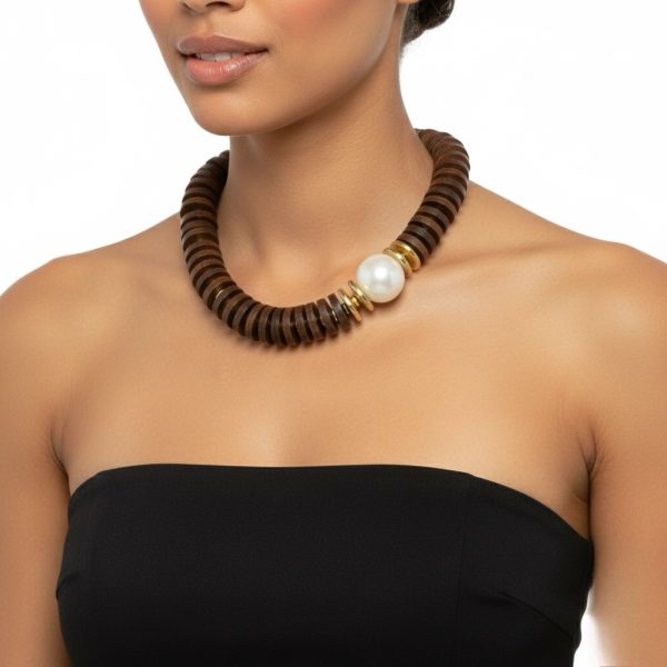 Charm -שרשרת עץ ופנינה נואר קלאסיק צבע חום צ'ארם