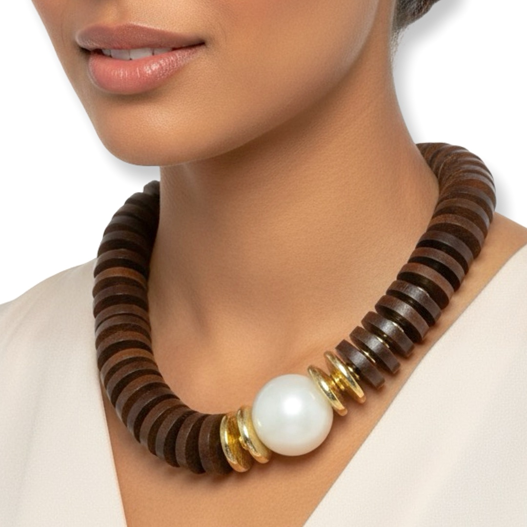 Charm -שרשרת עץ ופנינה נואר קלאסיק צבע חום צ'ארם