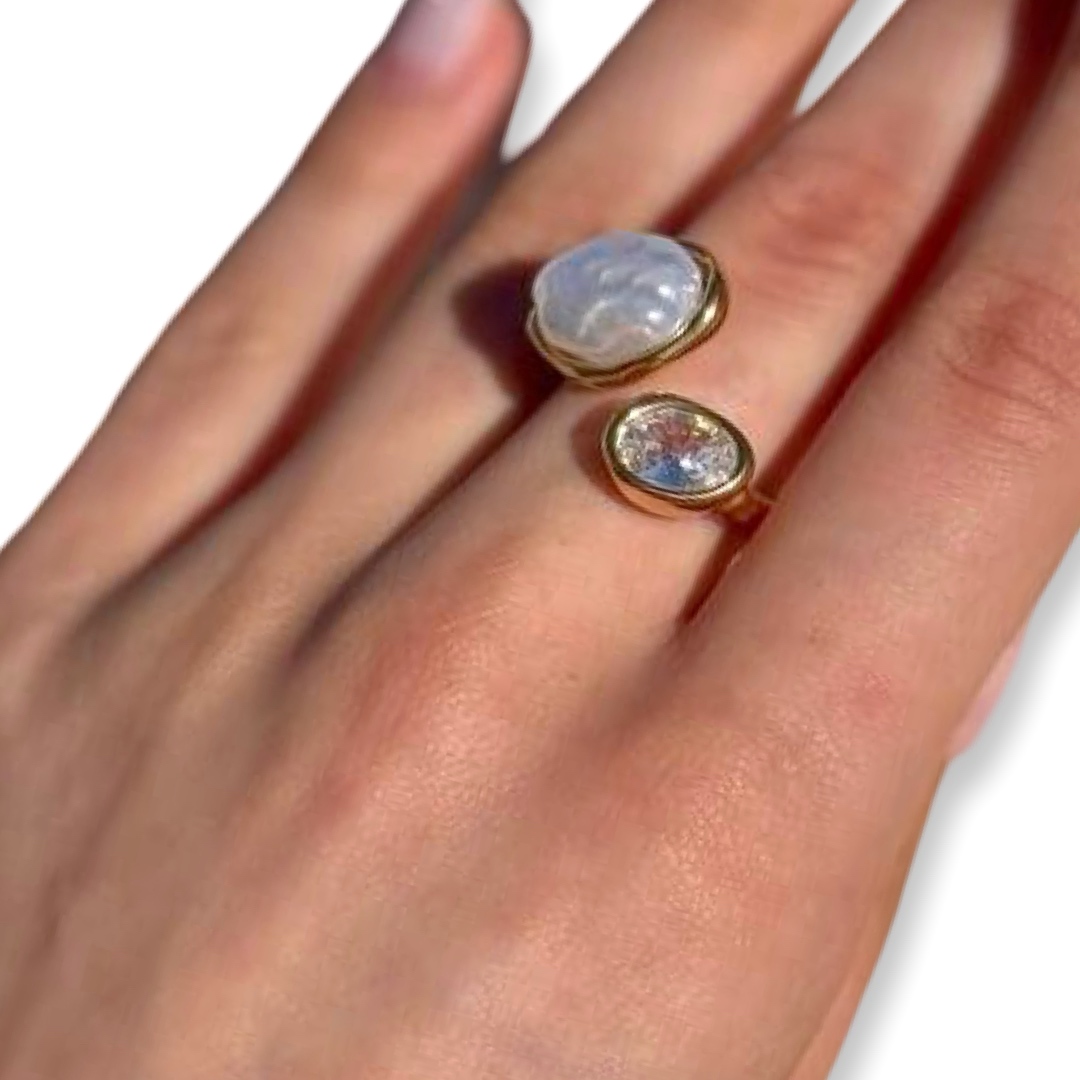 Joyas -טבעת פתוחה צבע זהב פנינה וקריסטל ג'ויה