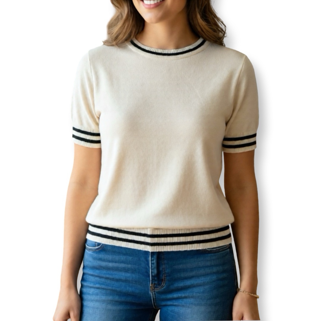 J-Clair | חולצת סריג אופנתית קצרה עם פסי רטרו בצווארון צבע בז׳ ג׳וקלייר