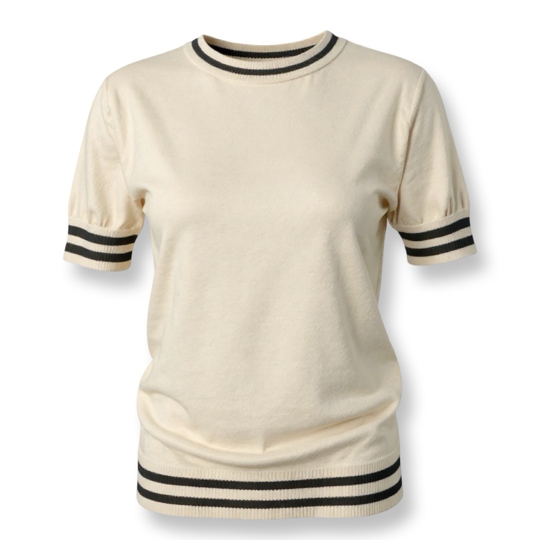 J-Clair | חולצת סריג אופנתית קצרה עם פסי רטרו בצווארון צבע בז׳ ג׳וקלייר