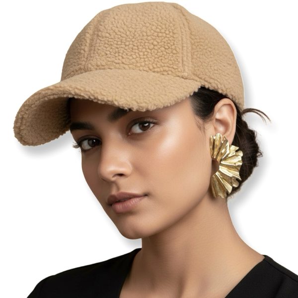 S&J | כובע קסקט טדי אופנתי צבע בז' סי אנד ג׳י