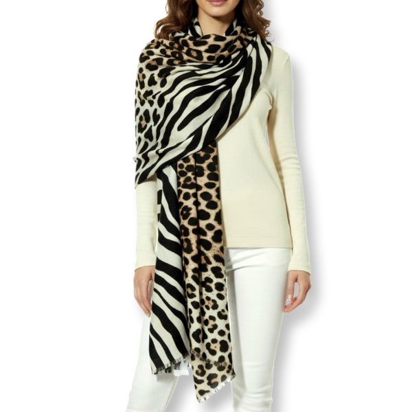 Luna-Chiara | צעיף/שאל גדול זברה-נמר דוצדדי יוקרתי בגווני בז׳ קיארה