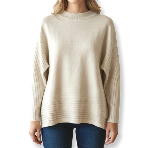 J-Clair | סריג אוברסייז אופנתי גימור אסימטרי צבע בז׳ ג׳וקלייר