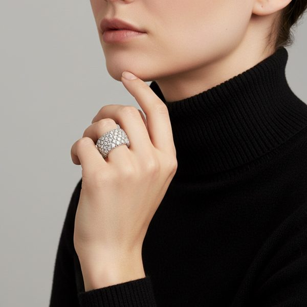 Joyas -טבעת רחבה רויאל גלאם משובץ קריסטלים צבע כסף ג'ויה