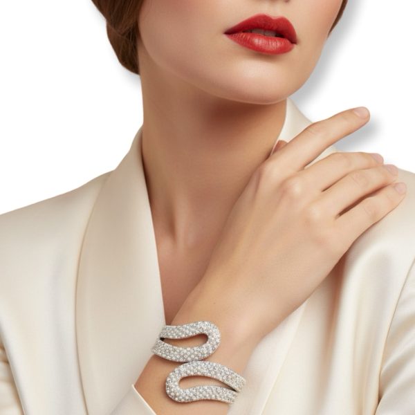 Joyas -צמיד קאף "פנינת האור" משובץ קריסטלים וחרוזים כסף ג'ויה