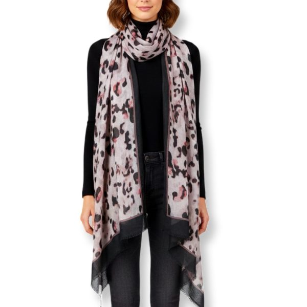 DKNY-Donna Karan | צעיף גדול יוקרתי מנומר בניחוח פריזאי דונה קארן