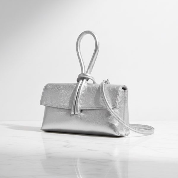 LeaLab | תיק ערב/קלאץ' עור לולאה מטאלי כסף ליאלב