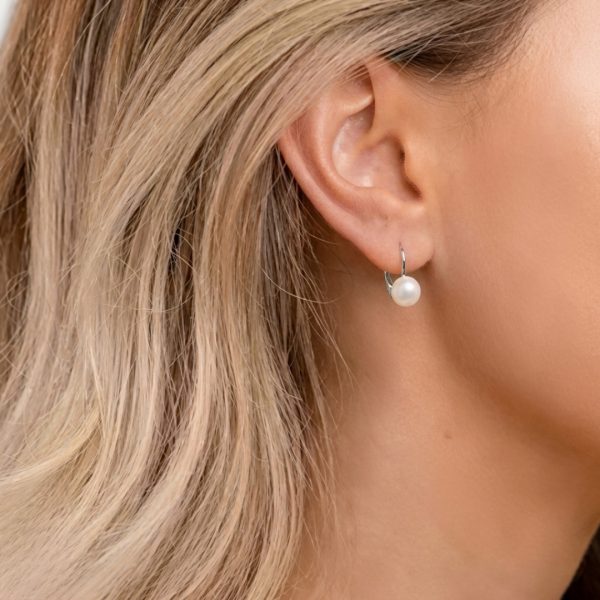 Ronari -עגילי כסף ופנינה בעיצוב מינימליסטי