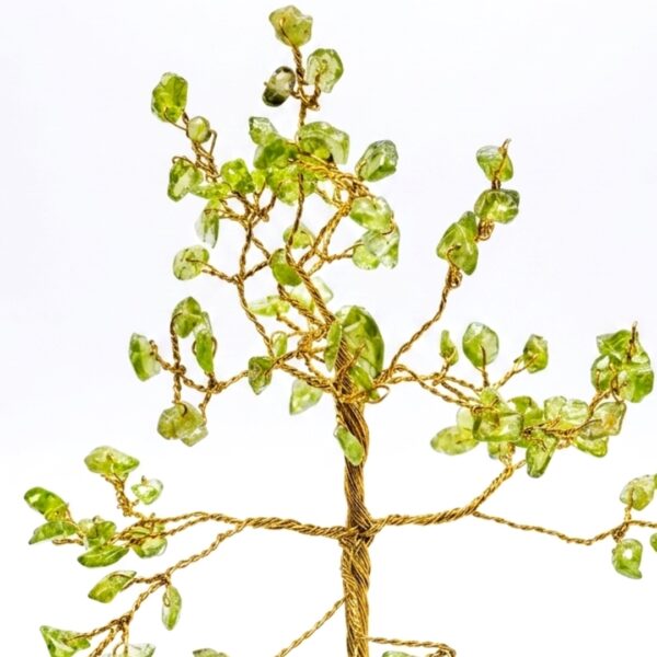 Cristal-עץ אבני קריסטל פרידוט לשפע, שמחה וצמיחה פנימית ושמחת חיים