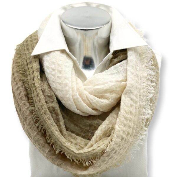Ronari Scarf | צעיף אינפיניטי במרקם משבצות ופרנזים עדינים