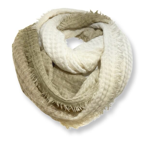 Ronari Scarf | צעיף אינפיניטי במרקם משבצות ופרנזים עדינים