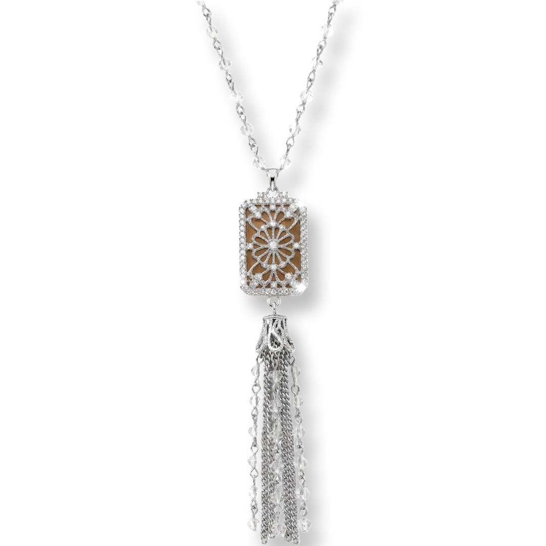 Charm -שרשרת גלאם ארוכה עם תליון מרובע וגדיל כסוף צ'ארם