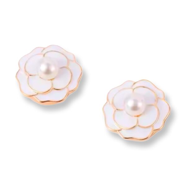 Charm | כיסוי כפתור מעוצב בדגם פרח יוקרתי בגימור אמייל וזהב צ'ארם