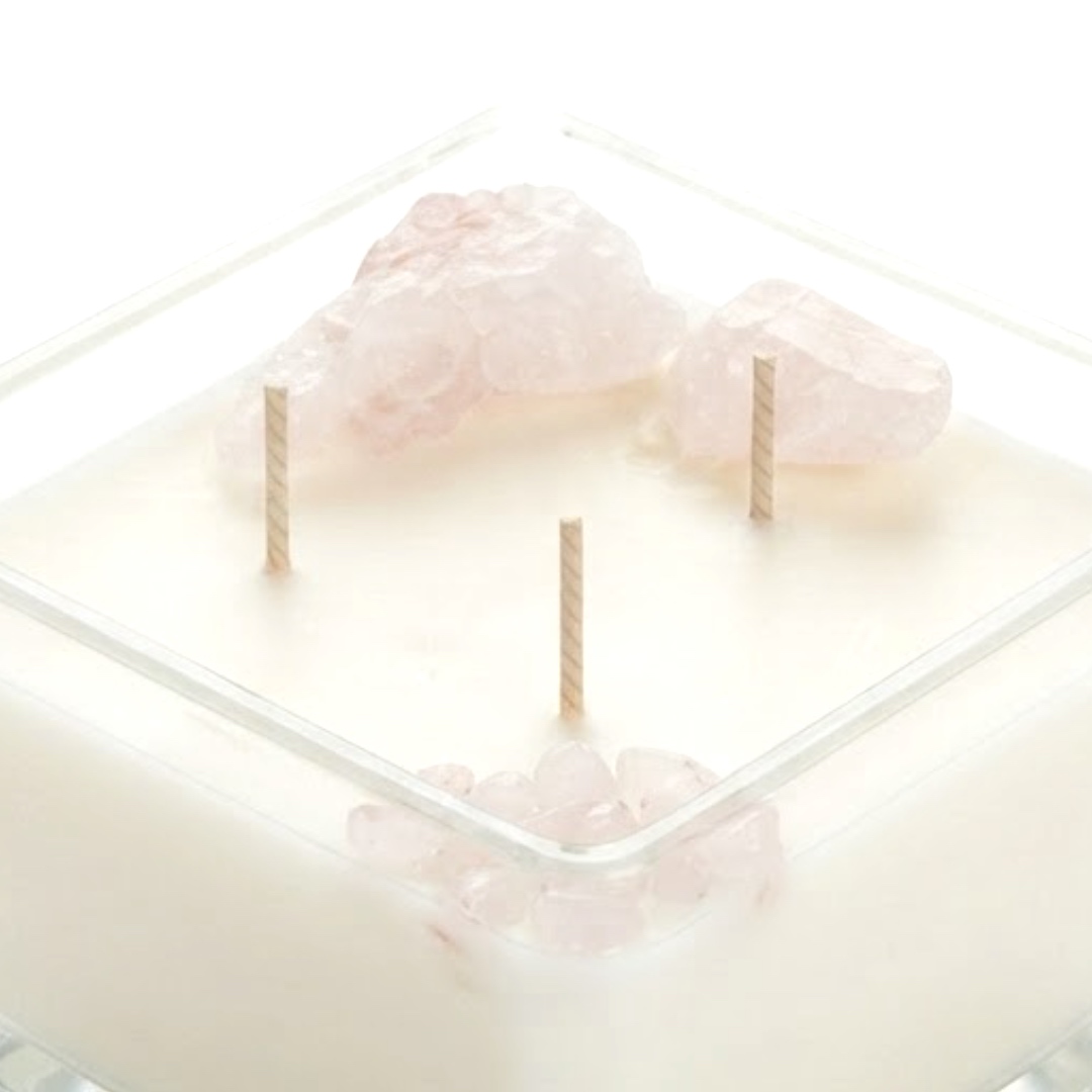 Rose Quartz Romance & Musk Vanilla Candle-נר יוקרתי גדול בניחוח פינק מאסק ווניל שחור עם קריסטלים רוז קוורץ